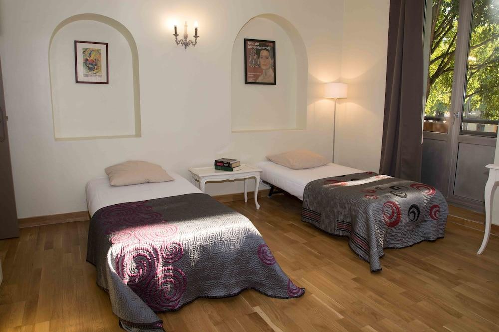 Empire Hotel Nimes Ngoại thất bức ảnh