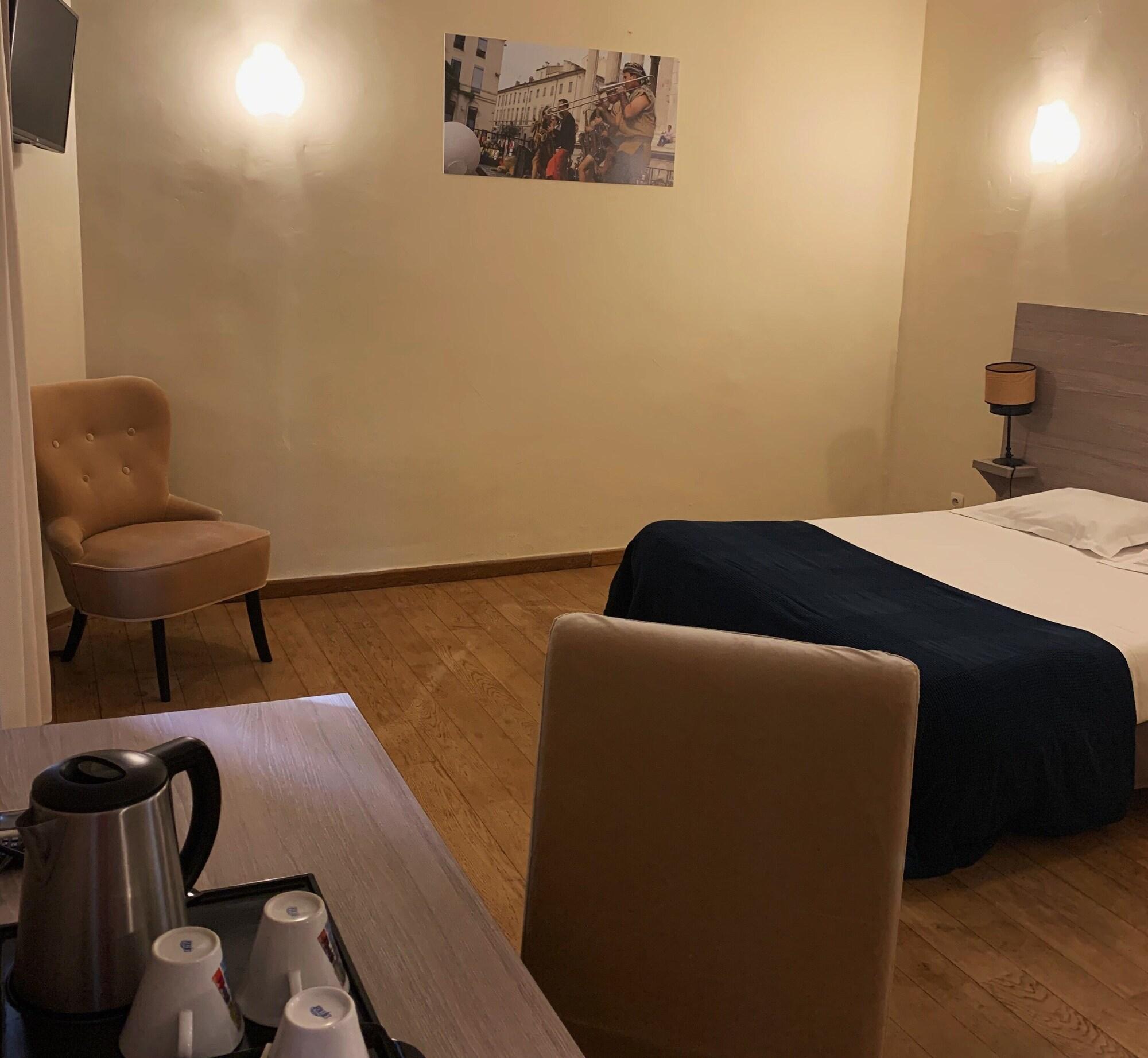 Empire Hotel Nimes Ngoại thất bức ảnh