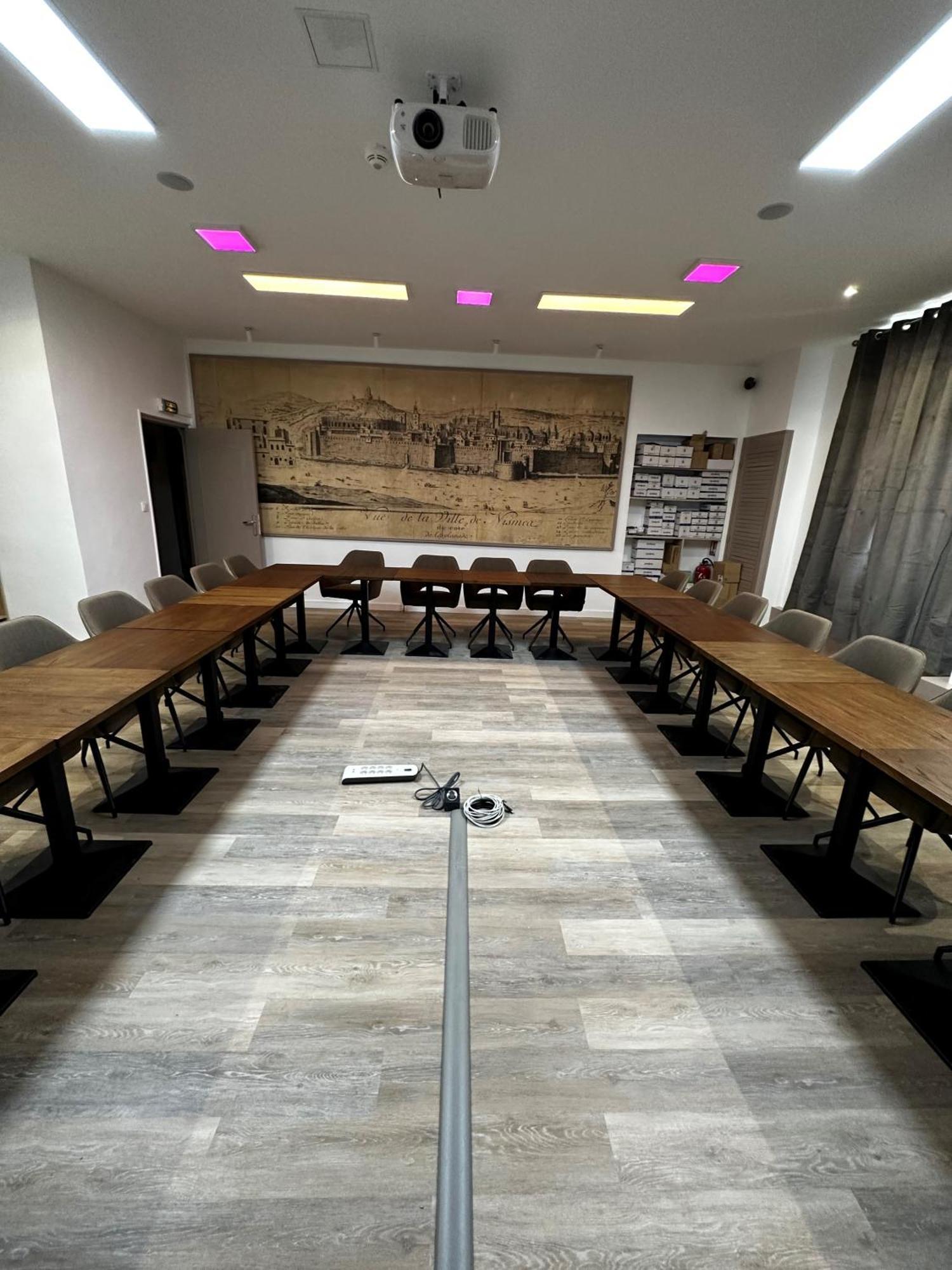 Empire Hotel Nimes Ngoại thất bức ảnh
