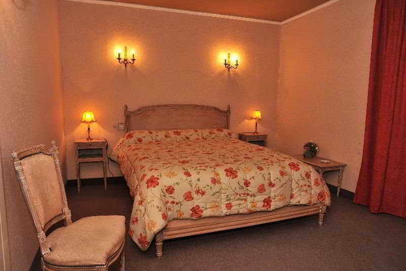 Empire Hotel Nimes Phòng bức ảnh